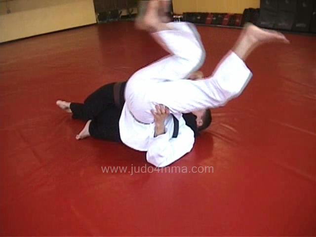 Click for a video showing another way of escaping from Kata Gatame - Shoulder Lock
